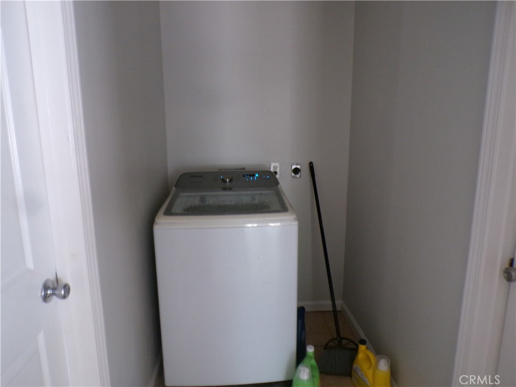 5598 Brown Property Photo 5