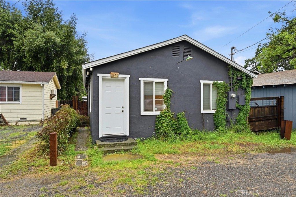 6025 Front Property Photo 1