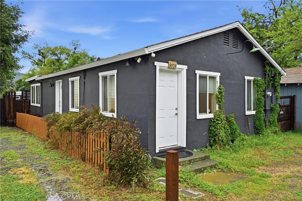 6025 Front Property Photo 2