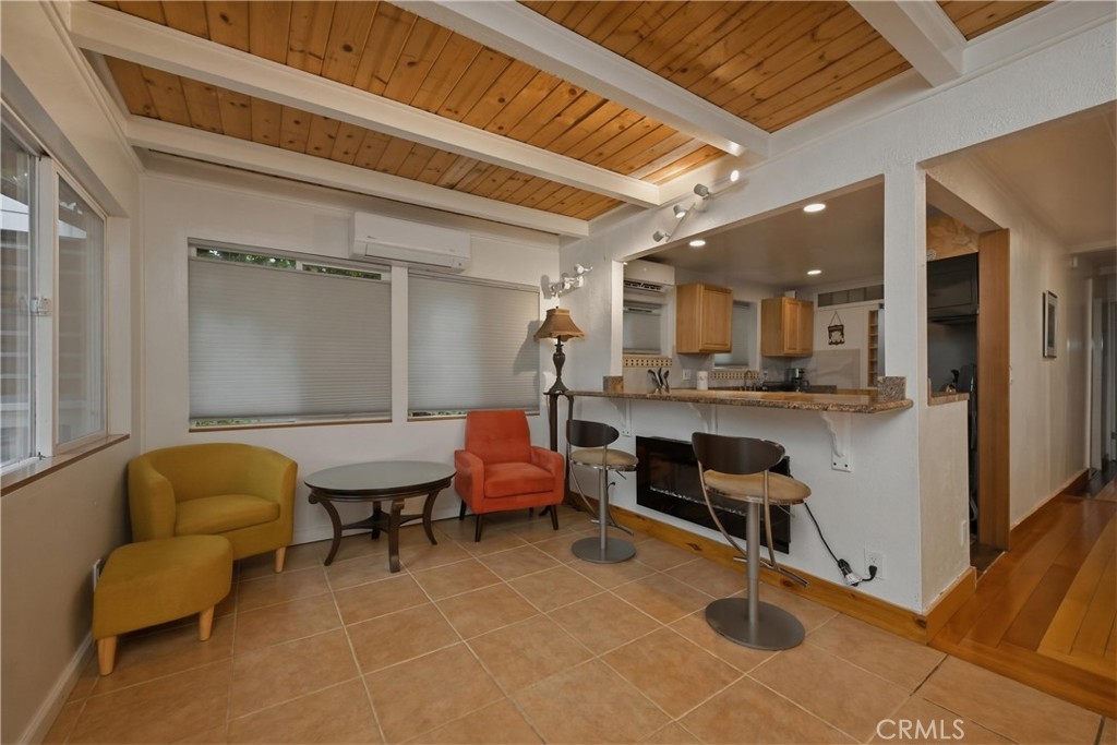 6025 Front Property Photo 18