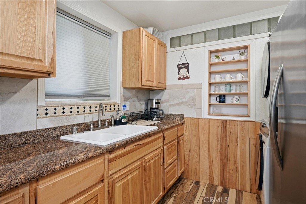 6025 Front Property Photo 21