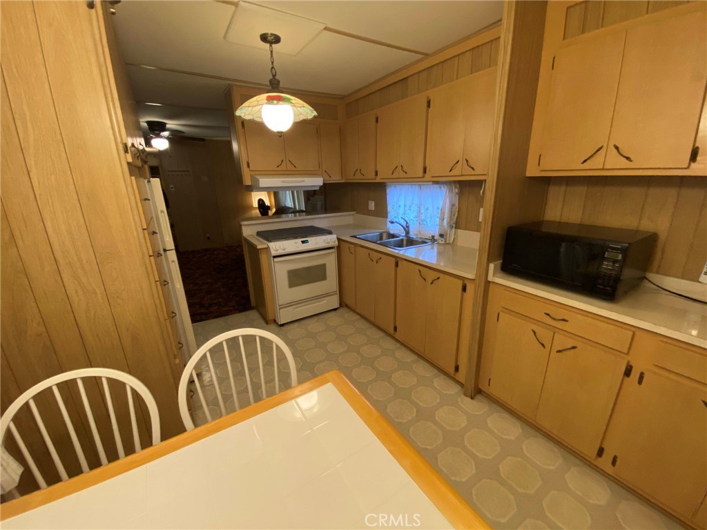 5595 Huron Avenue Property Photo 7