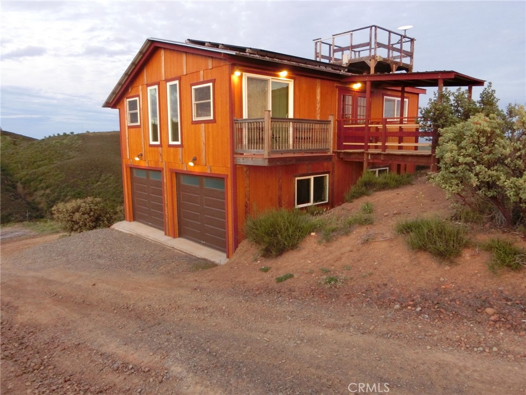 864 Watertrough Road Property Photo 2