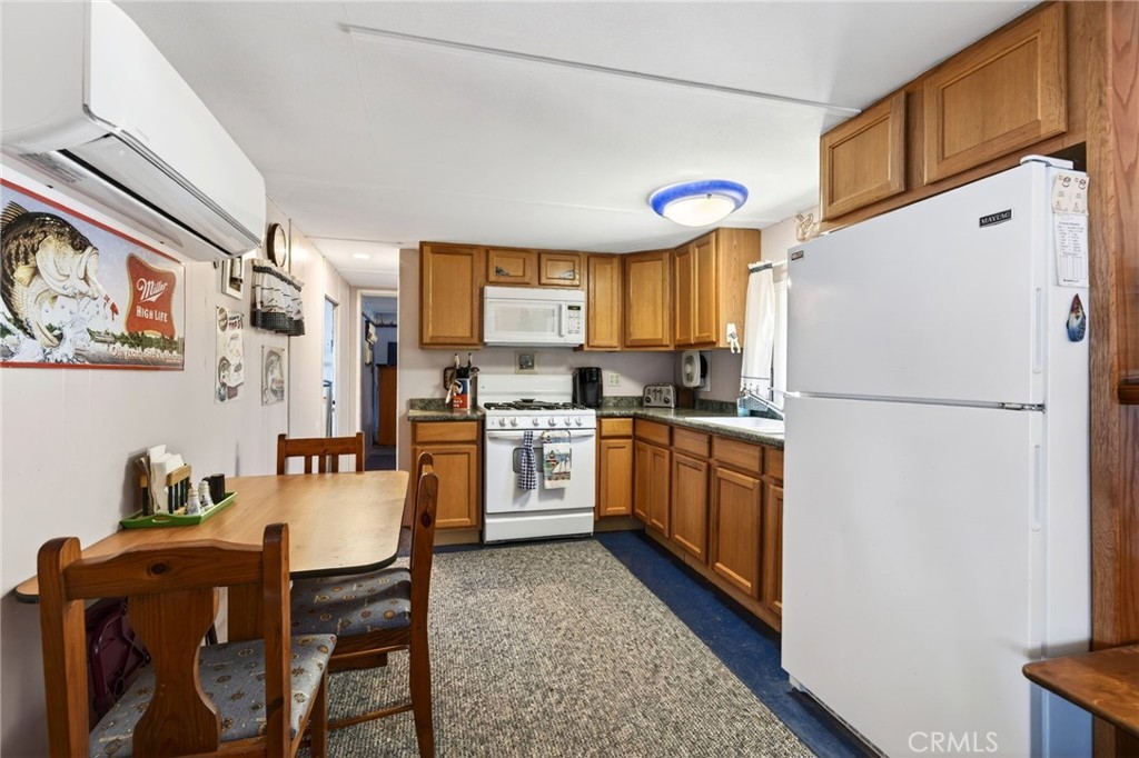 11421 Lakeshore Property Photo 14