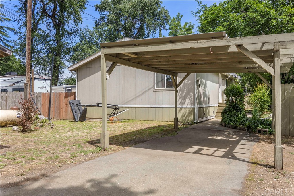 2600 Lakeshore Property Photo 5