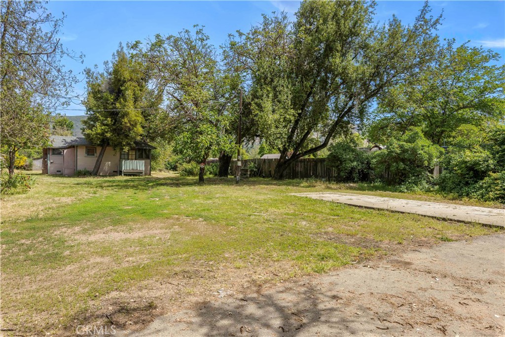 2600 Lakeshore Property Photo 11