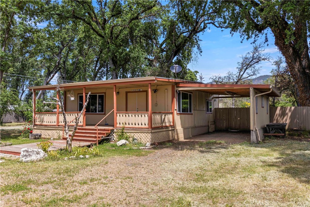 2600 Lakeshore Property Photo 13