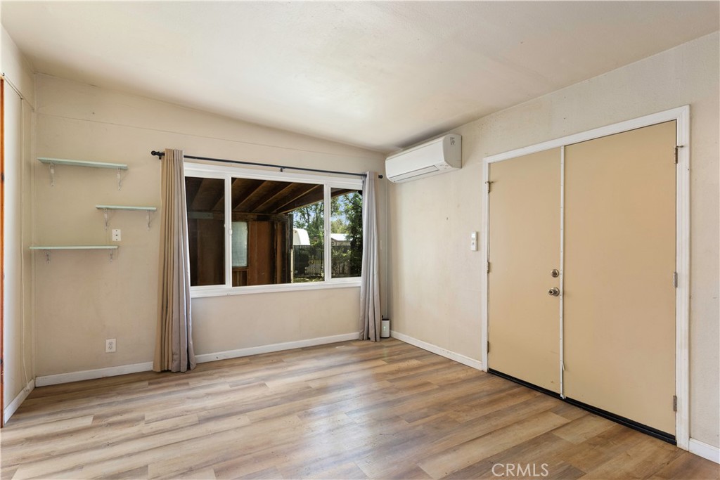 2600 Lakeshore Property Photo 20