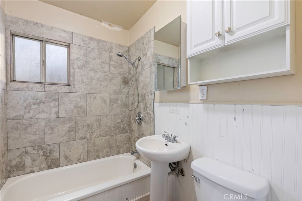 2600 Lakeshore Property Photo 25