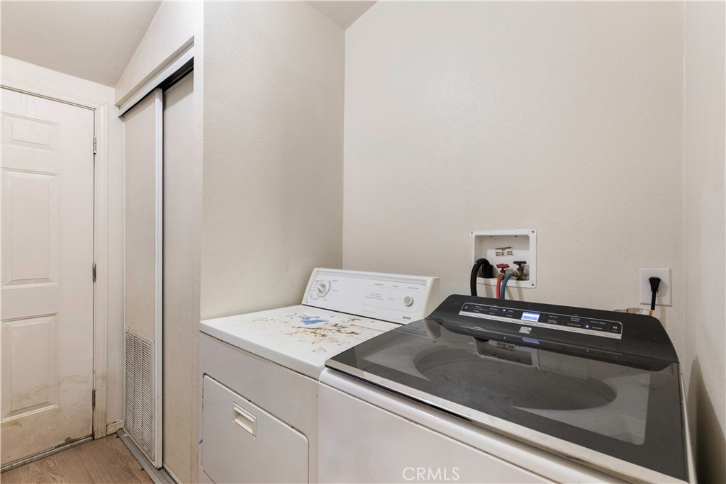 2600 Lakeshore Property Photo 40