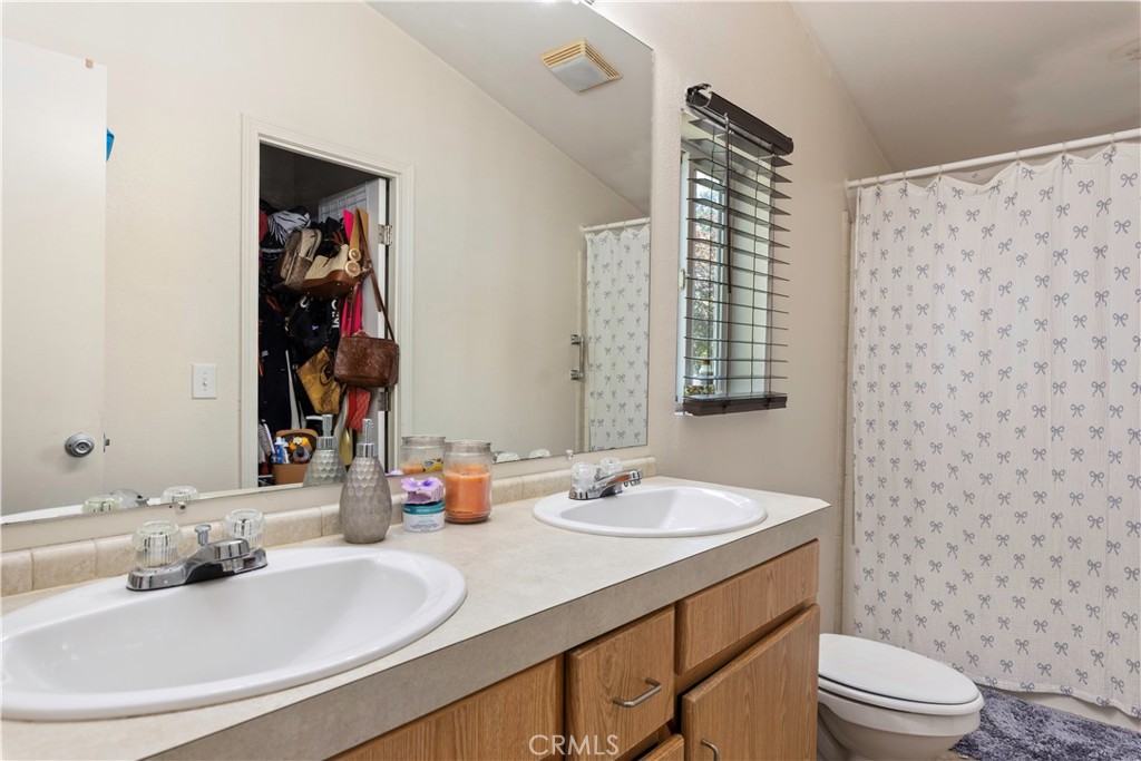 2600 Lakeshore Property Photo 46