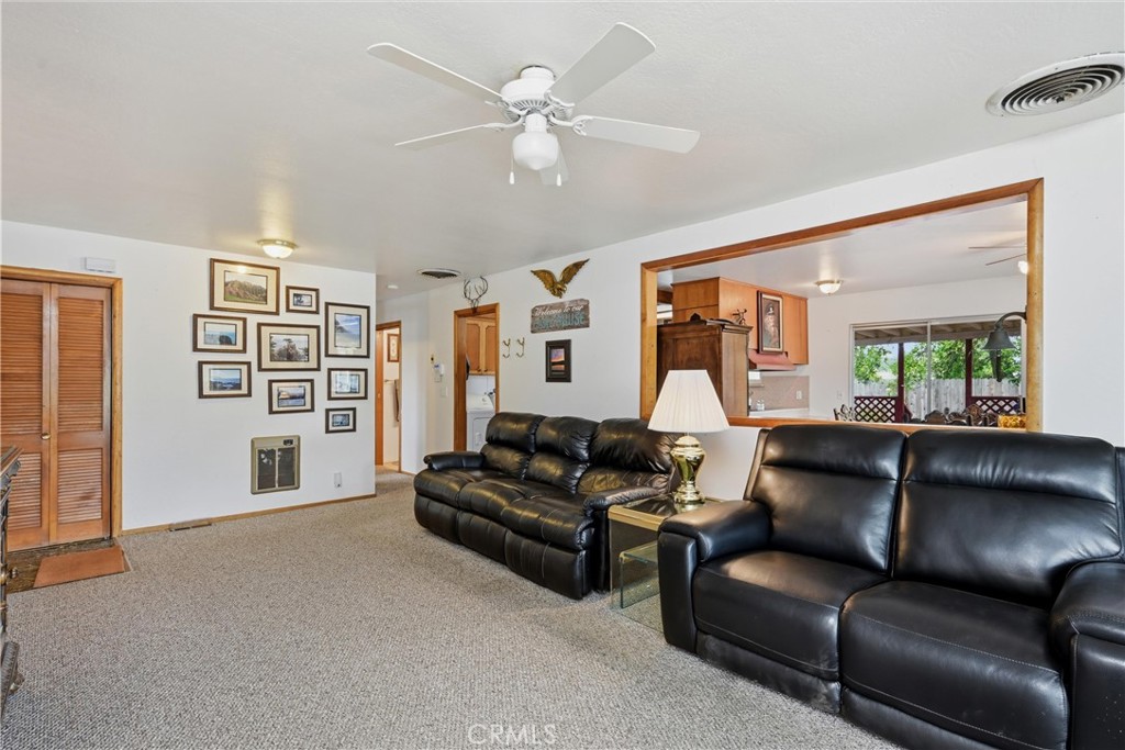7478 Lakeland Drive Property Photo 6