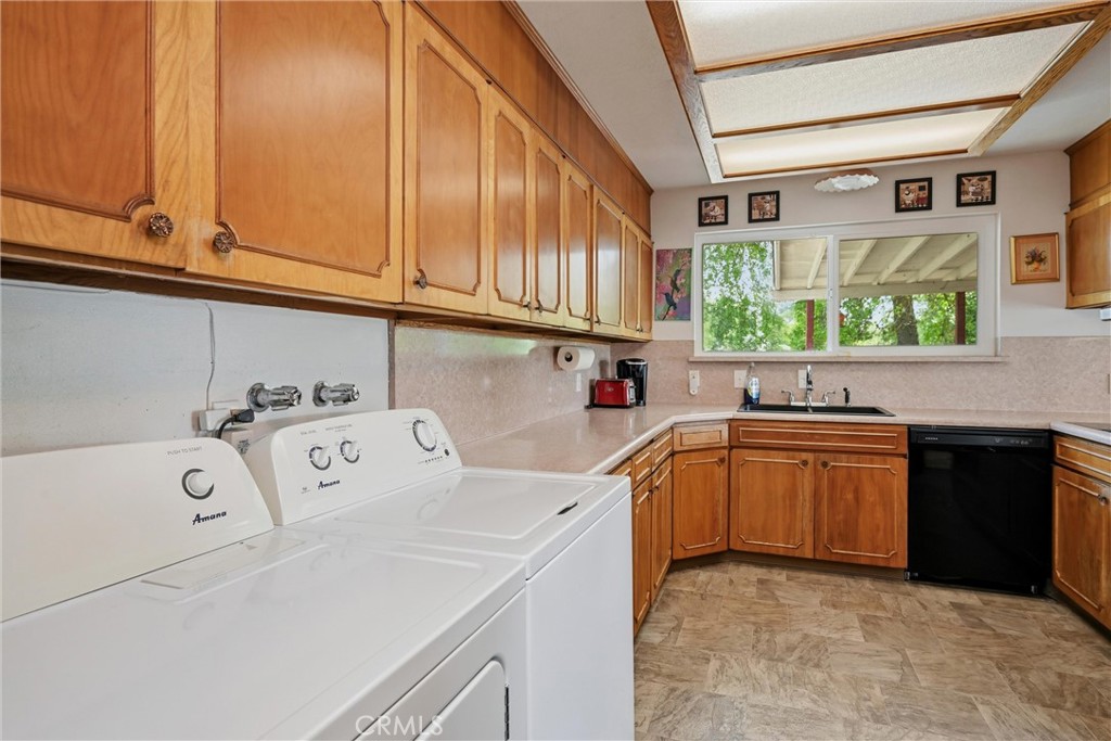 7478 Lakeland Drive Property Photo 11