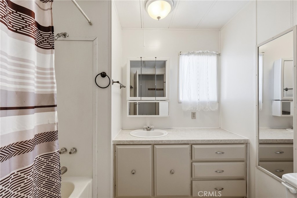 1025 Martin Street 13 Property Photo 11