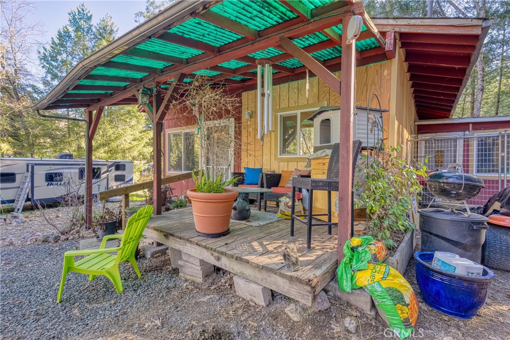 8427 Saddle Road Property Photo 3