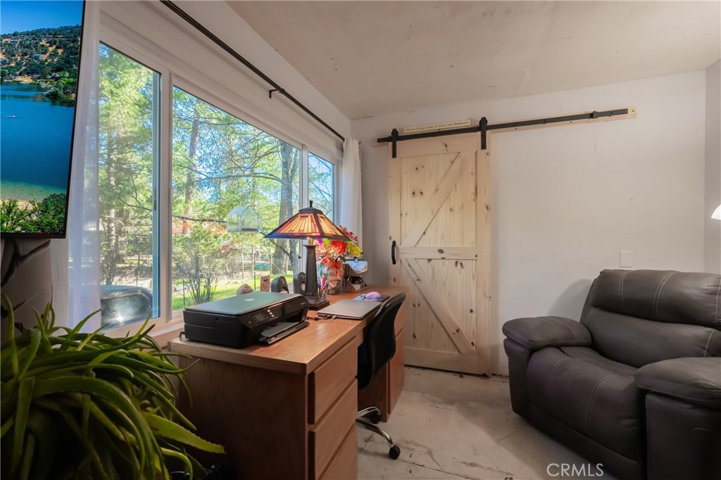 8427 Saddle Road Property Photo 16