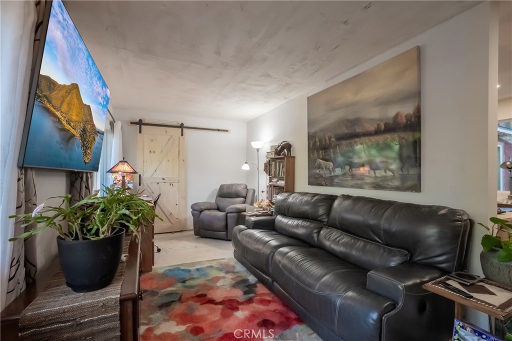 8427 Saddle Road Property Photo 17