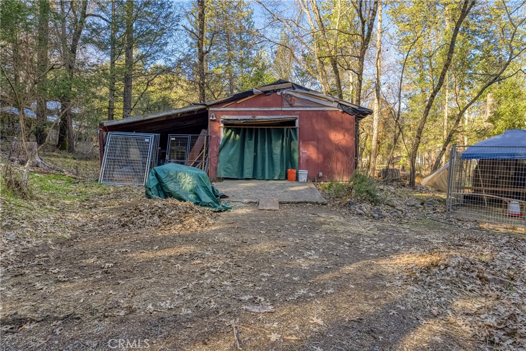 8427 Saddle Road Property Photo 21