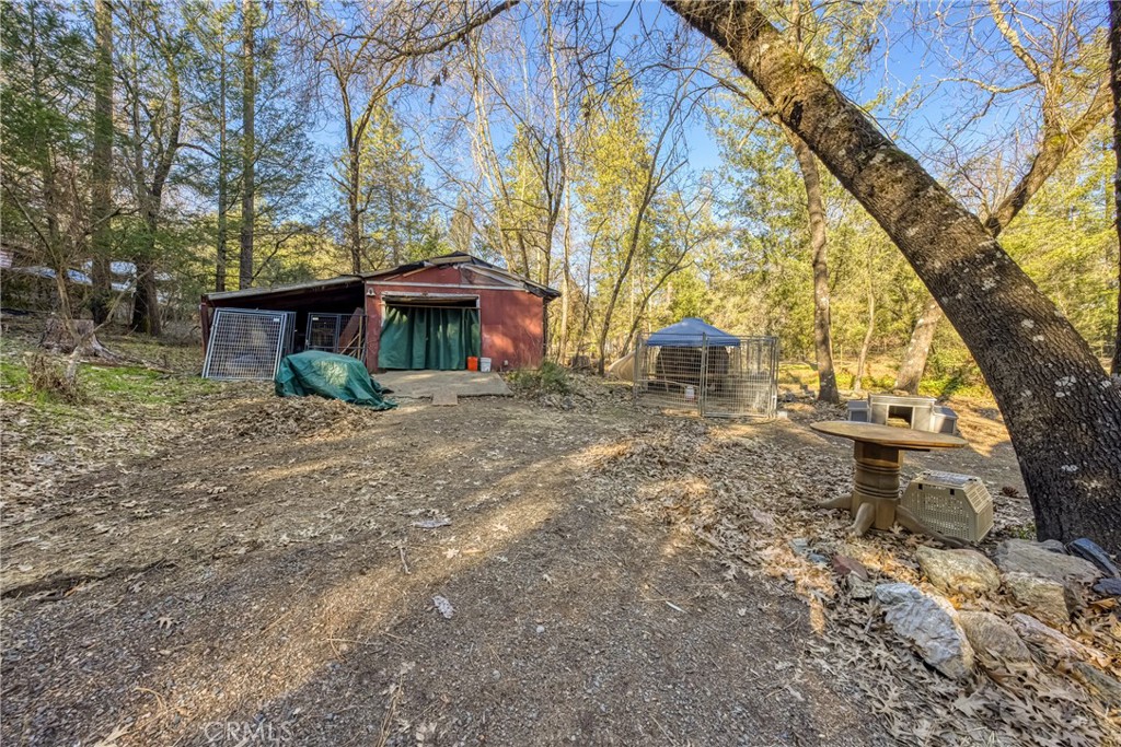 8427 Saddle Road Property Photo 25