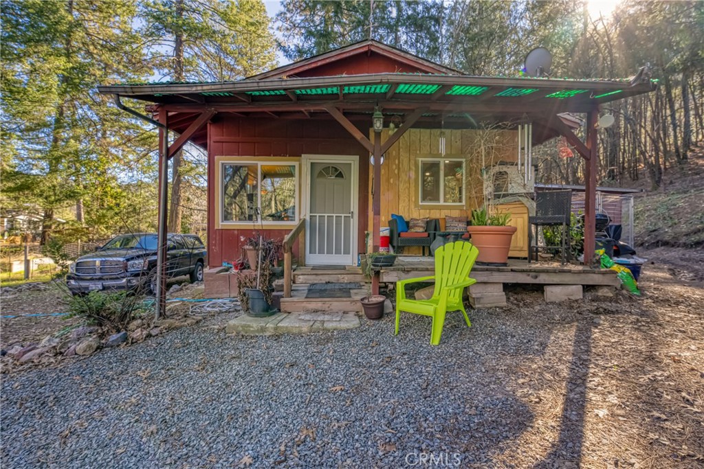 8427 Saddle Road Property Photo 29