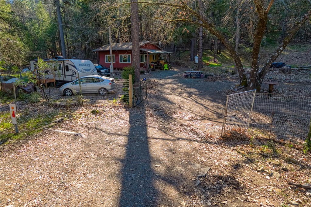 8427 Saddle Road Property Photo 31