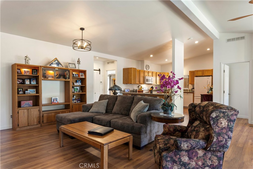 205 Island View Property Photo 6