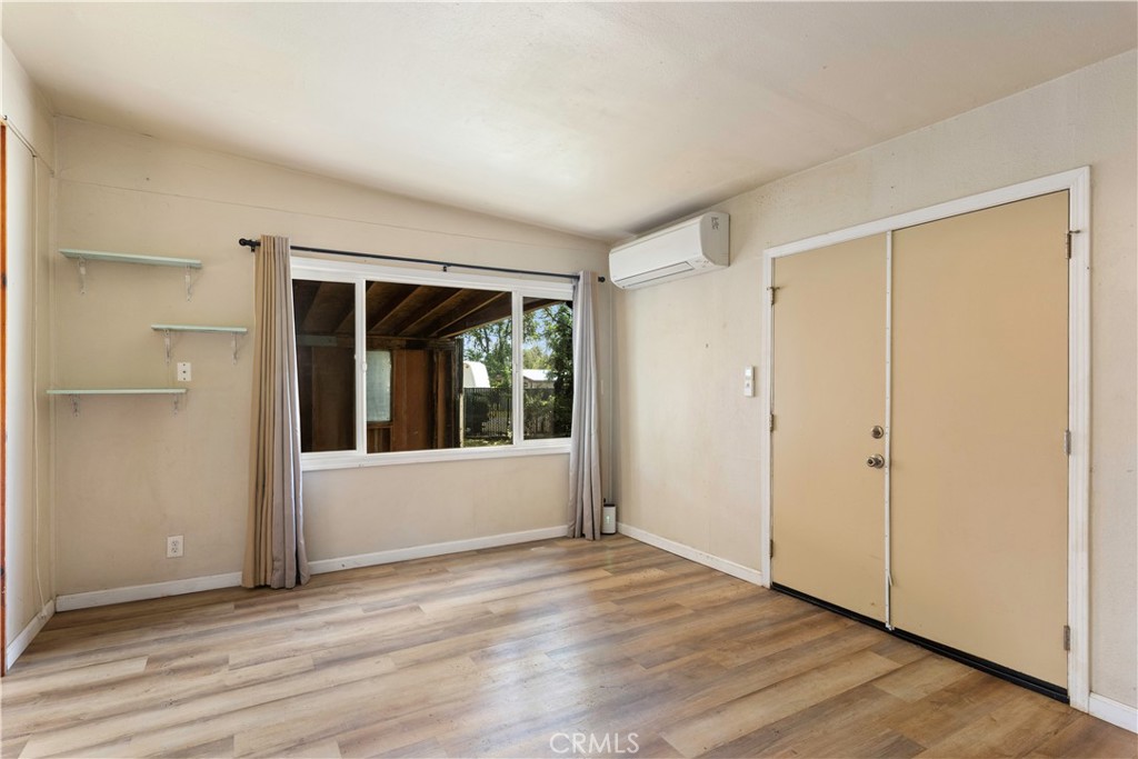 2600 Lakeshore Property Photo 16