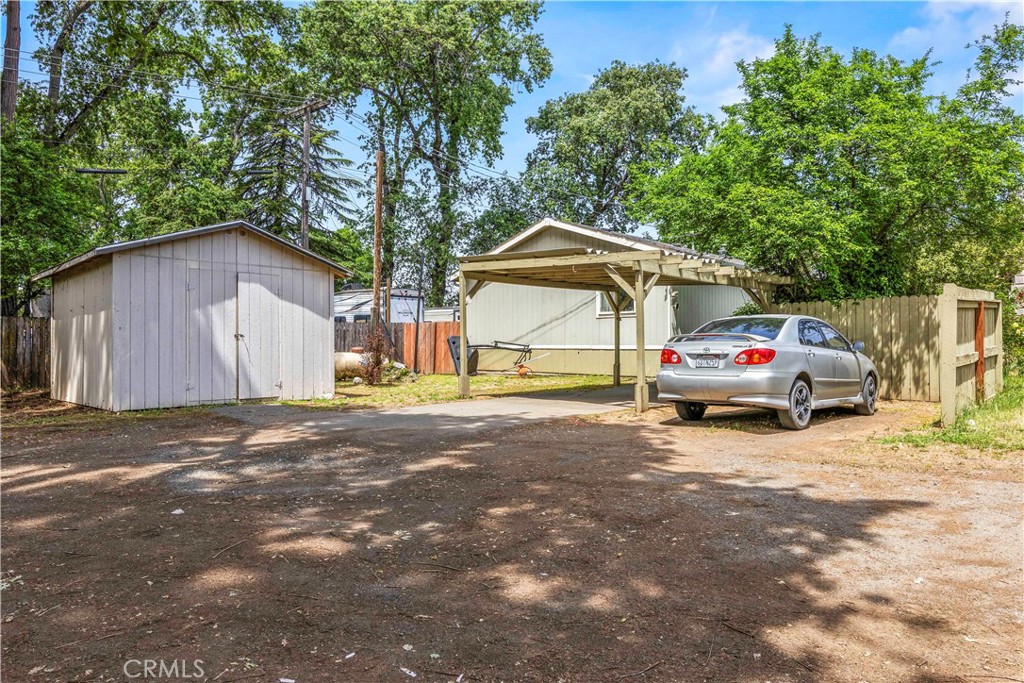 2600 Lakeshore Property Photo 26