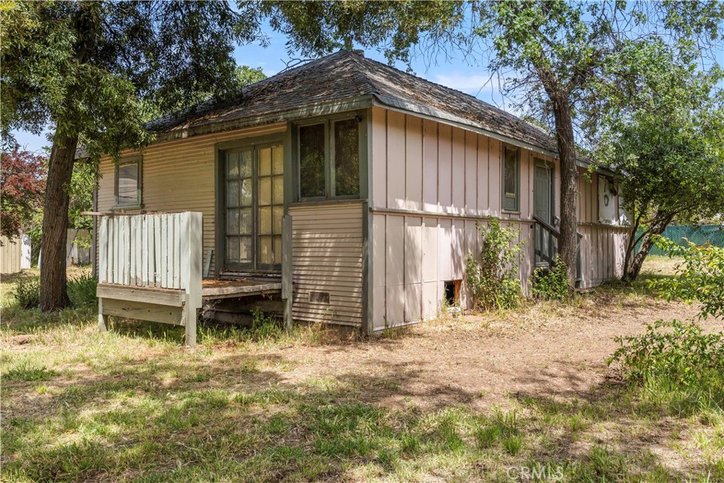 2600 Lakeshore Property Photo 46