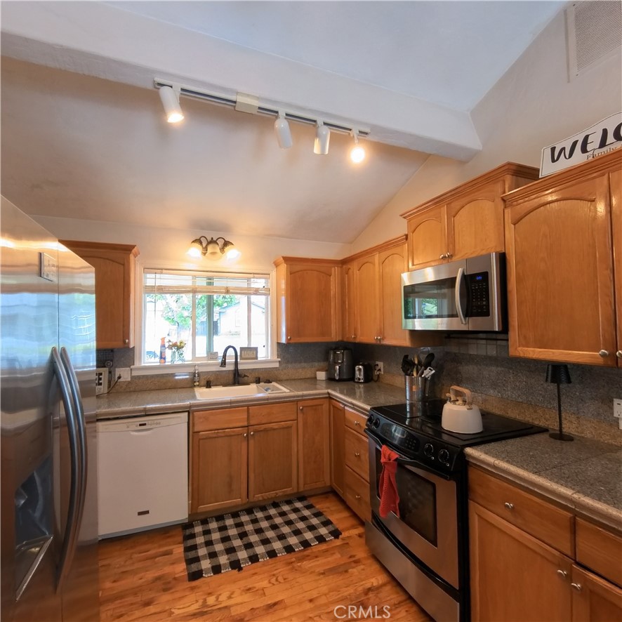 18237 Hidden Valley Road Property Photo 11