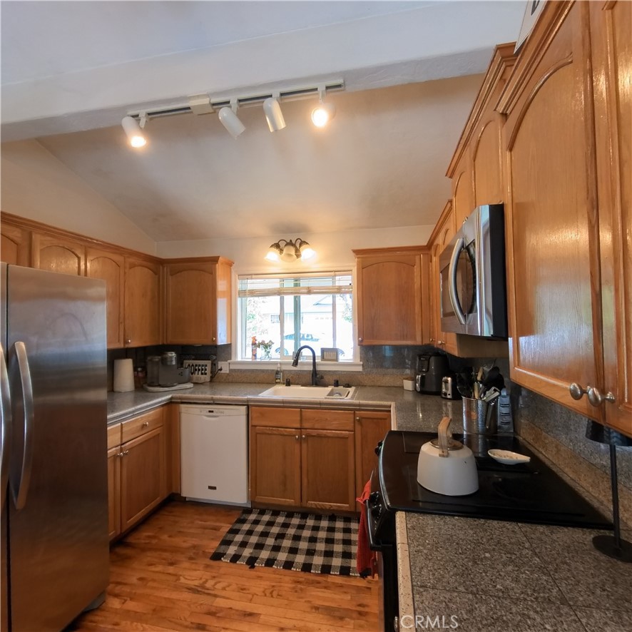18237 Hidden Valley Road Property Photo 12