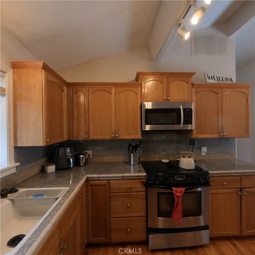 18237 Hidden Valley Road Property Photo 13