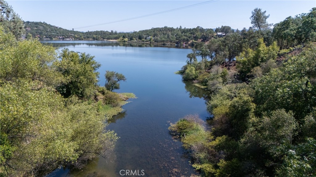 16985 Knollview Property Photo 2