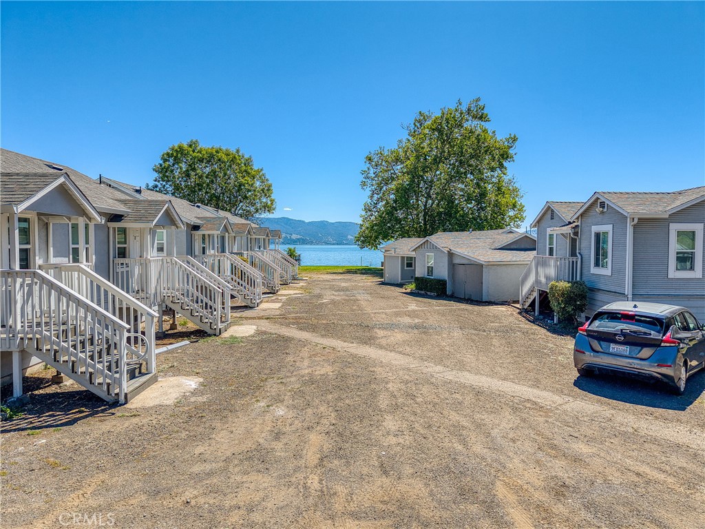 4550 Lakeshore Property Photo 7