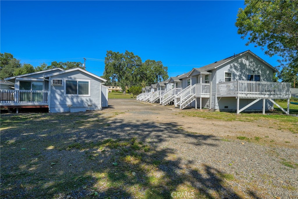 4550 Lakeshore Property Photo 8