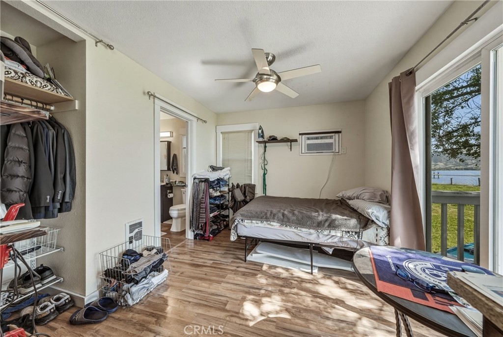 4550 Lakeshore Property Photo 13