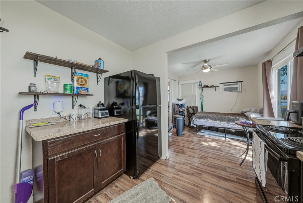 4550 Lakeshore Property Photo 18