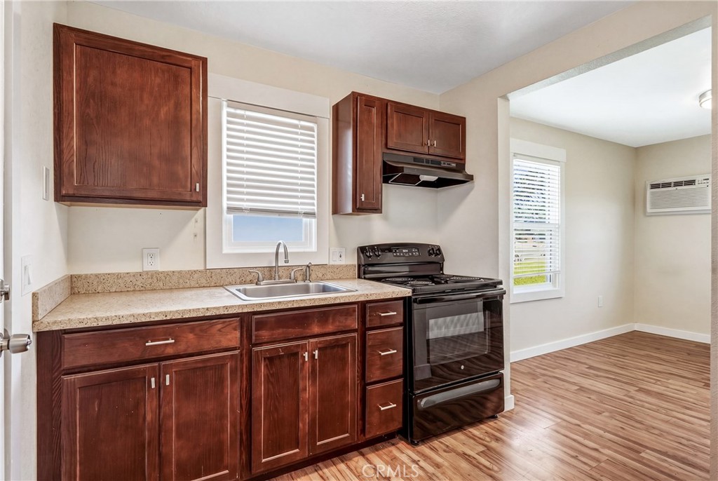 4550 Lakeshore Property Photo 46