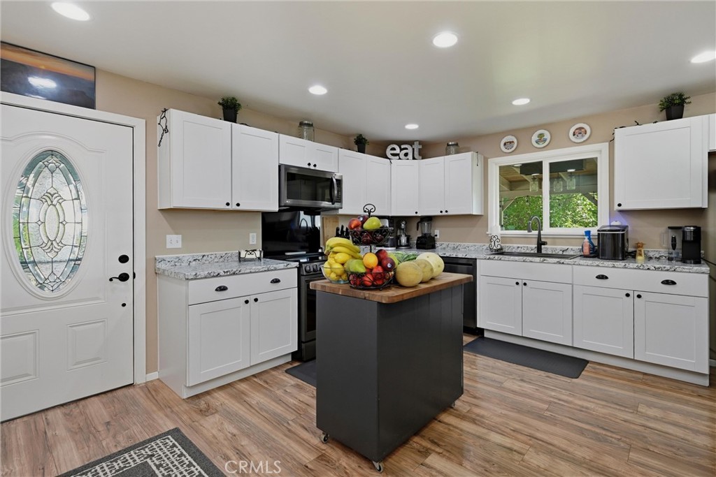 20257 Indian Rock Road Property Photo 4