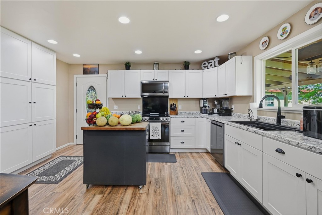 20257 Indian Rock Road Property Photo 6