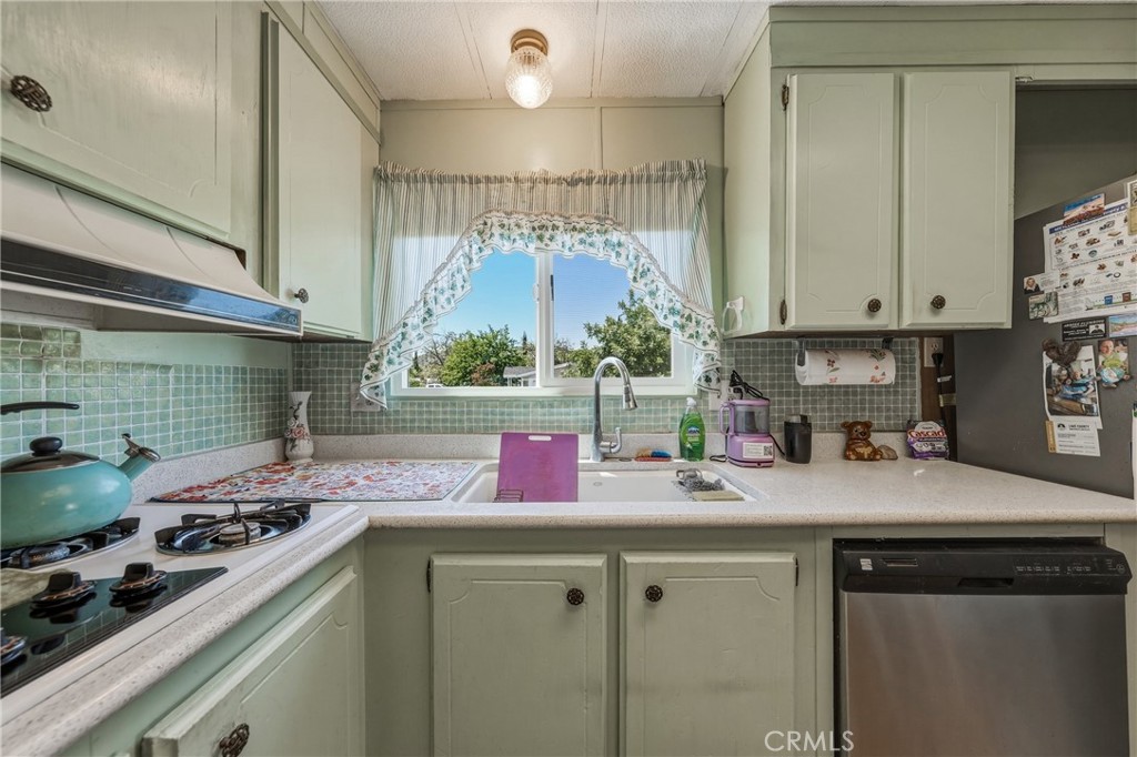 13902 Apple Lane Property Photo 11