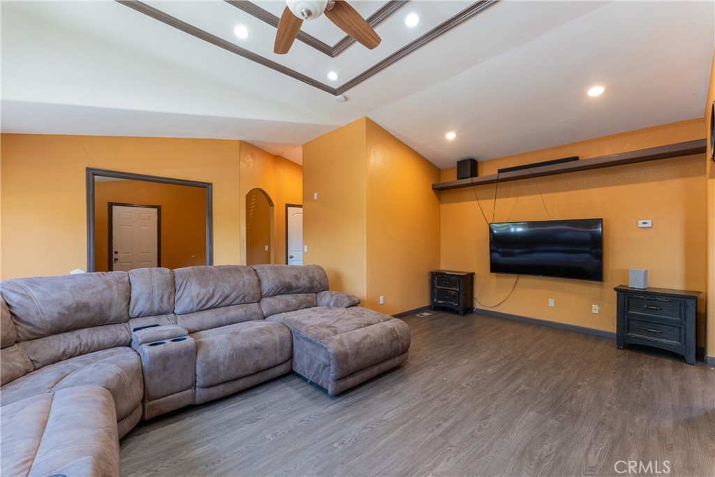 17706 Holly Way Property Photo 5