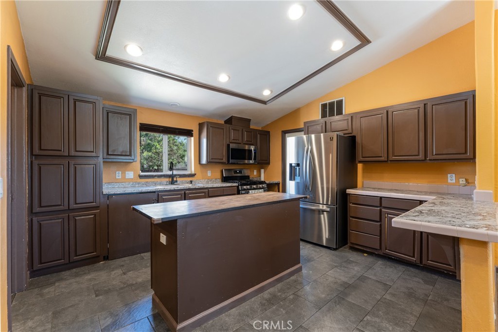 17706 Holly Way Property Photo 6