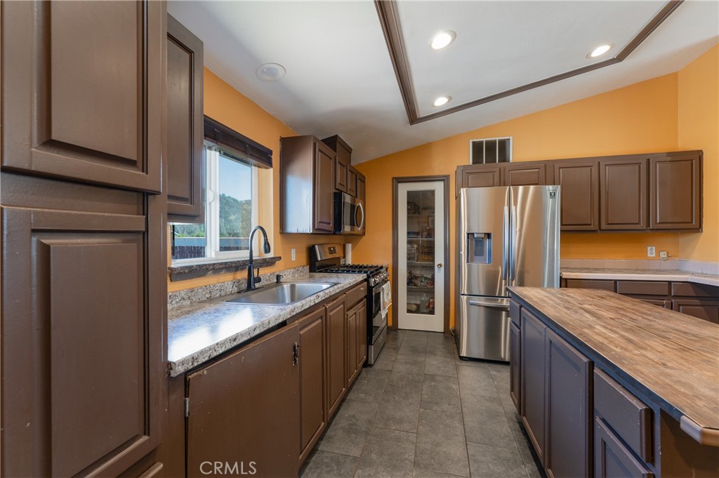 17706 Holly Way Property Photo 7