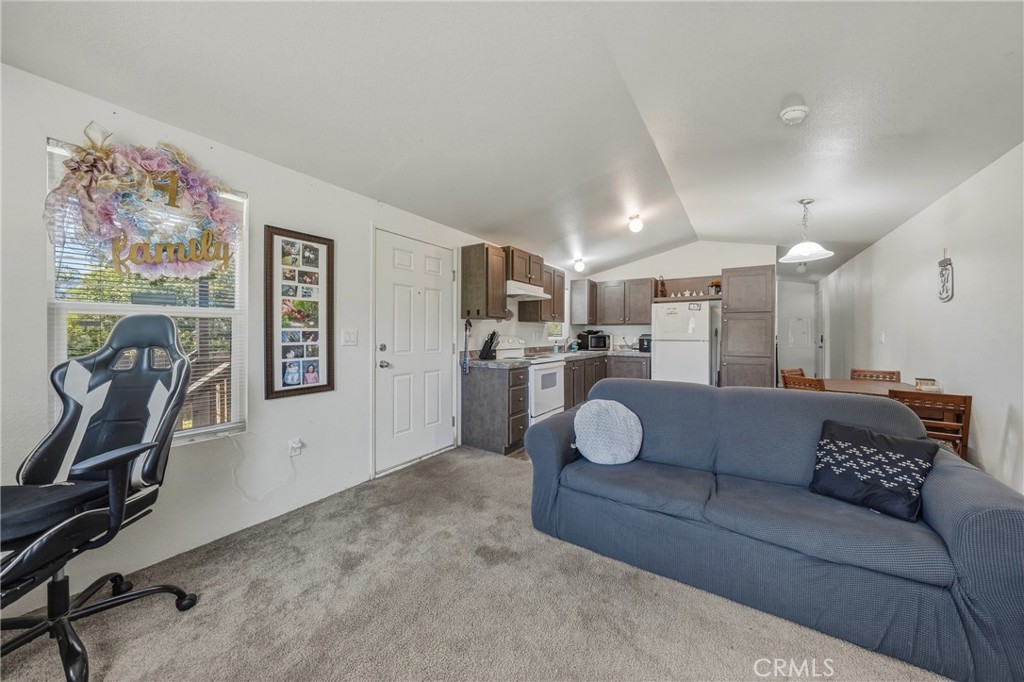 6219 Roland Property Photo 2