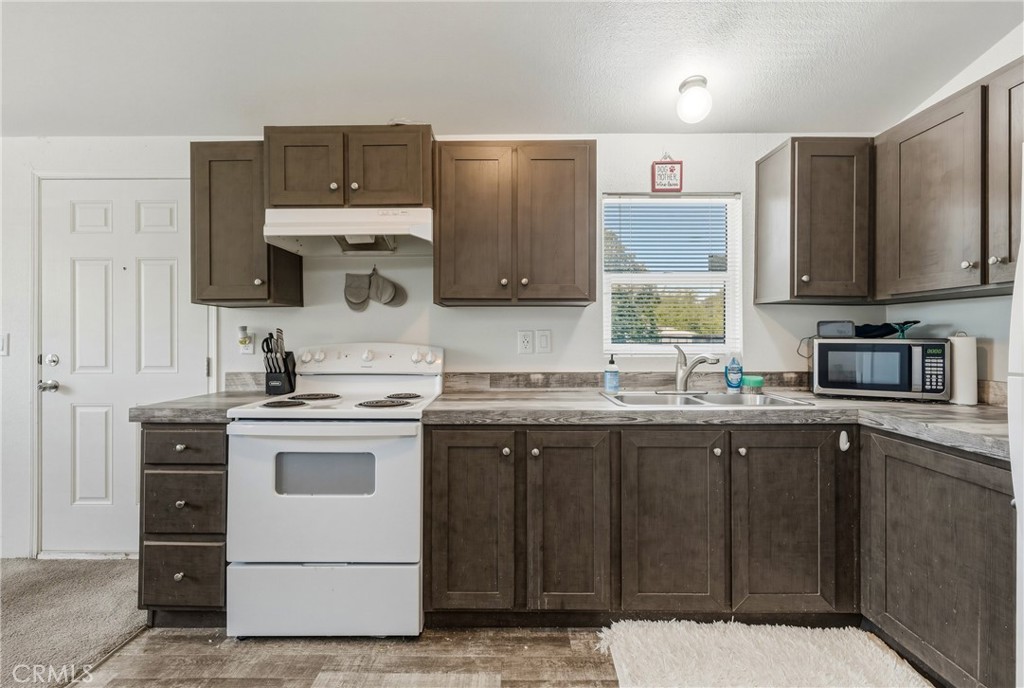 6219 Roland Property Photo 4