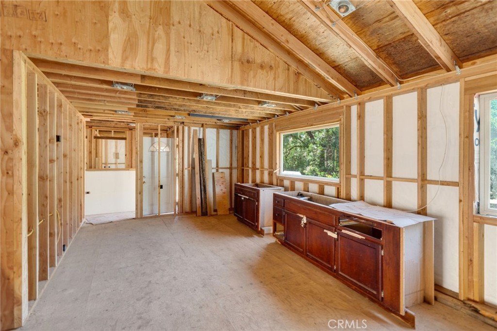 13505 Spruce Grove Property Photo 8