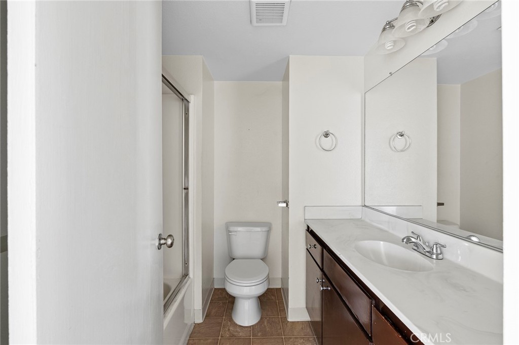 1412 N Cherry 2 Property Photo 15
