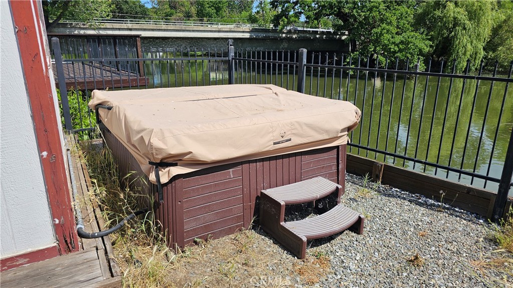 16067 Dam Road Property Photo 8
