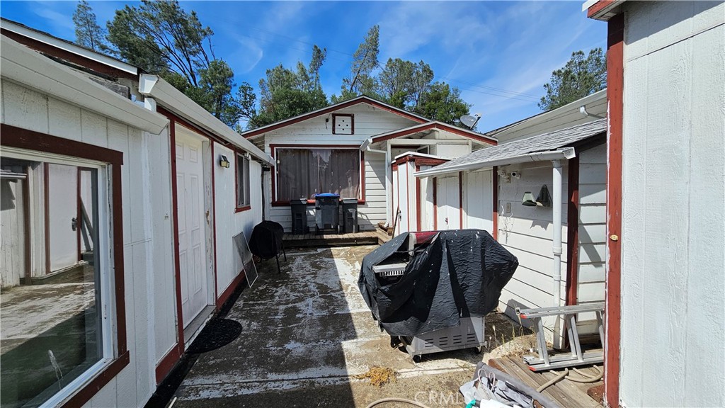 16067 Dam Road Property Photo 9